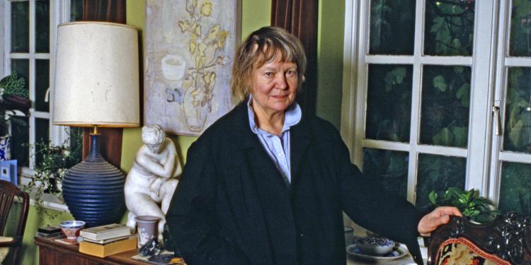 Iris Murdoch (1919-1999) イギリスの女流作家 The Sea,The Sea (1978) でブッカー賞を受賞 (The Booker Prizes のホームページより)
