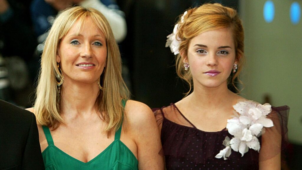 J. K. Rowling と Emma Watson (Sky Newsより)