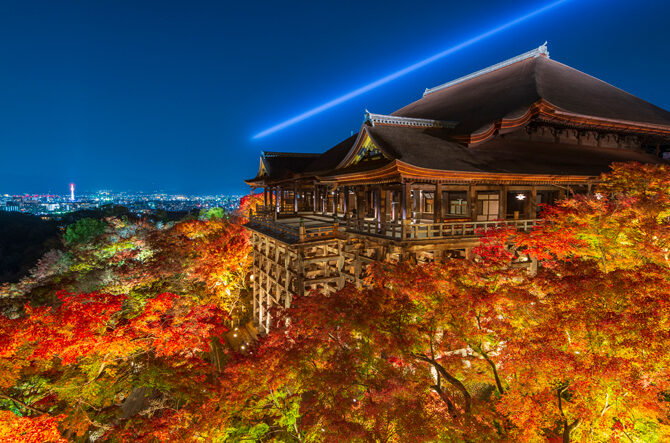 京都清水寺の夜景 (じゃらん net より)